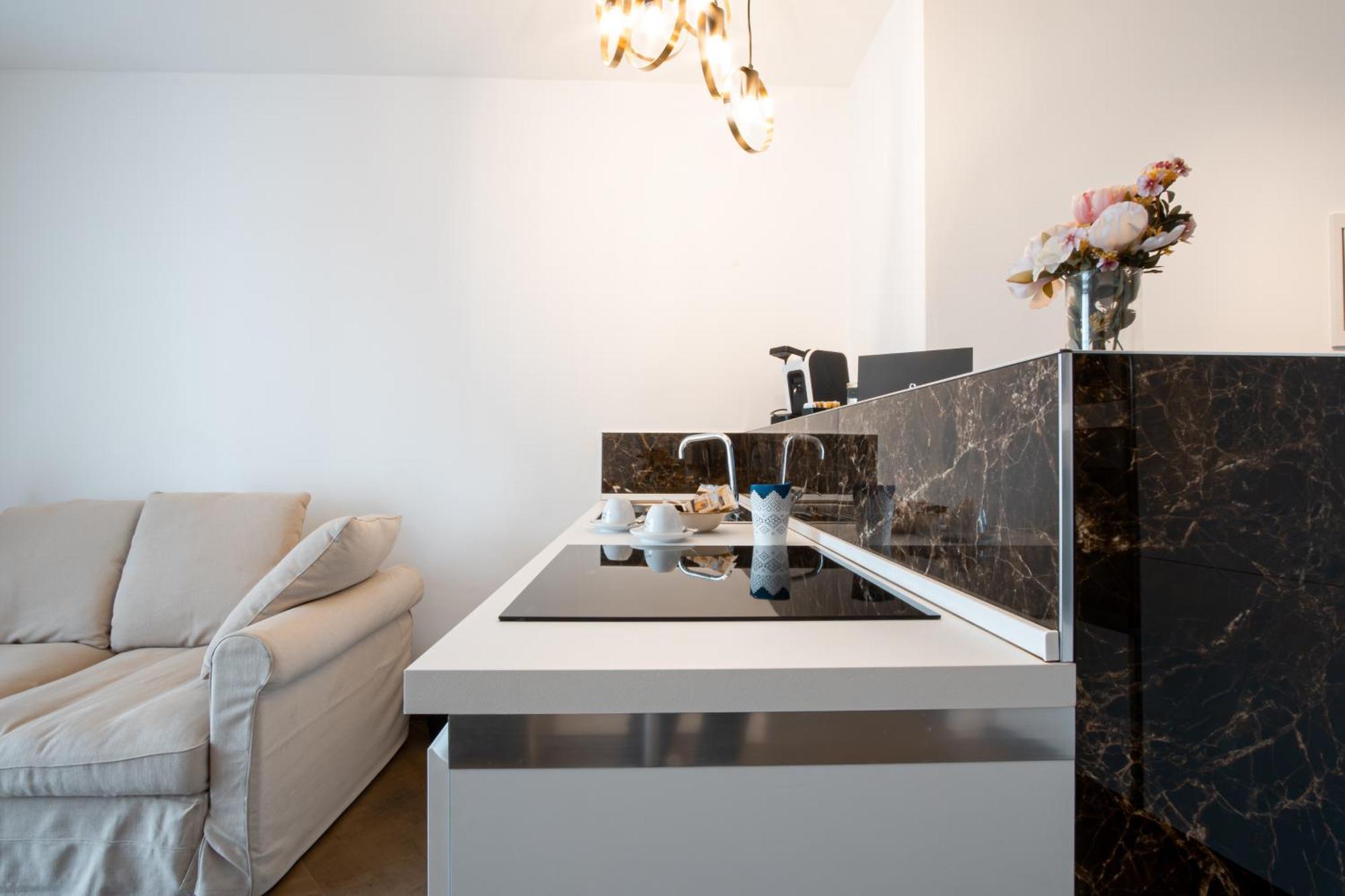דירות Frizzcafe Loft In פולינאנו א מארה מראה חיצוני תמונה
